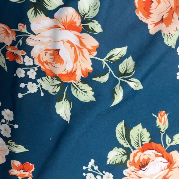 Cupshe One-Piece Floral Swimsuit- Women’s XL (like new) - Picture 4 of 4